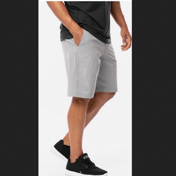 Travis Mathew Mens 10.5" Beck Golf Shorts Size 42 Light Grey Performance NEW NWT - Picture 3 of 3